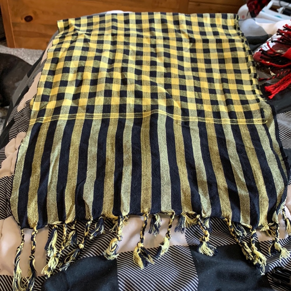 Checkered scarf